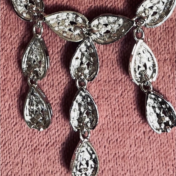 Cleopatra like rhodium plated crystal necklace and earring set- brand new - Picture 9 of 10